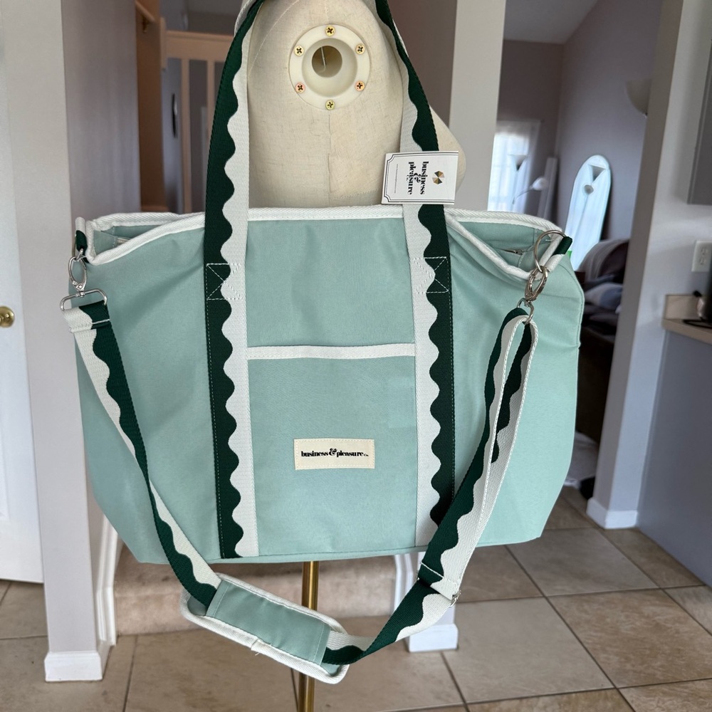 Business & Pleasure Co Cooler Tote Green Canvas Beach Bag NWT
